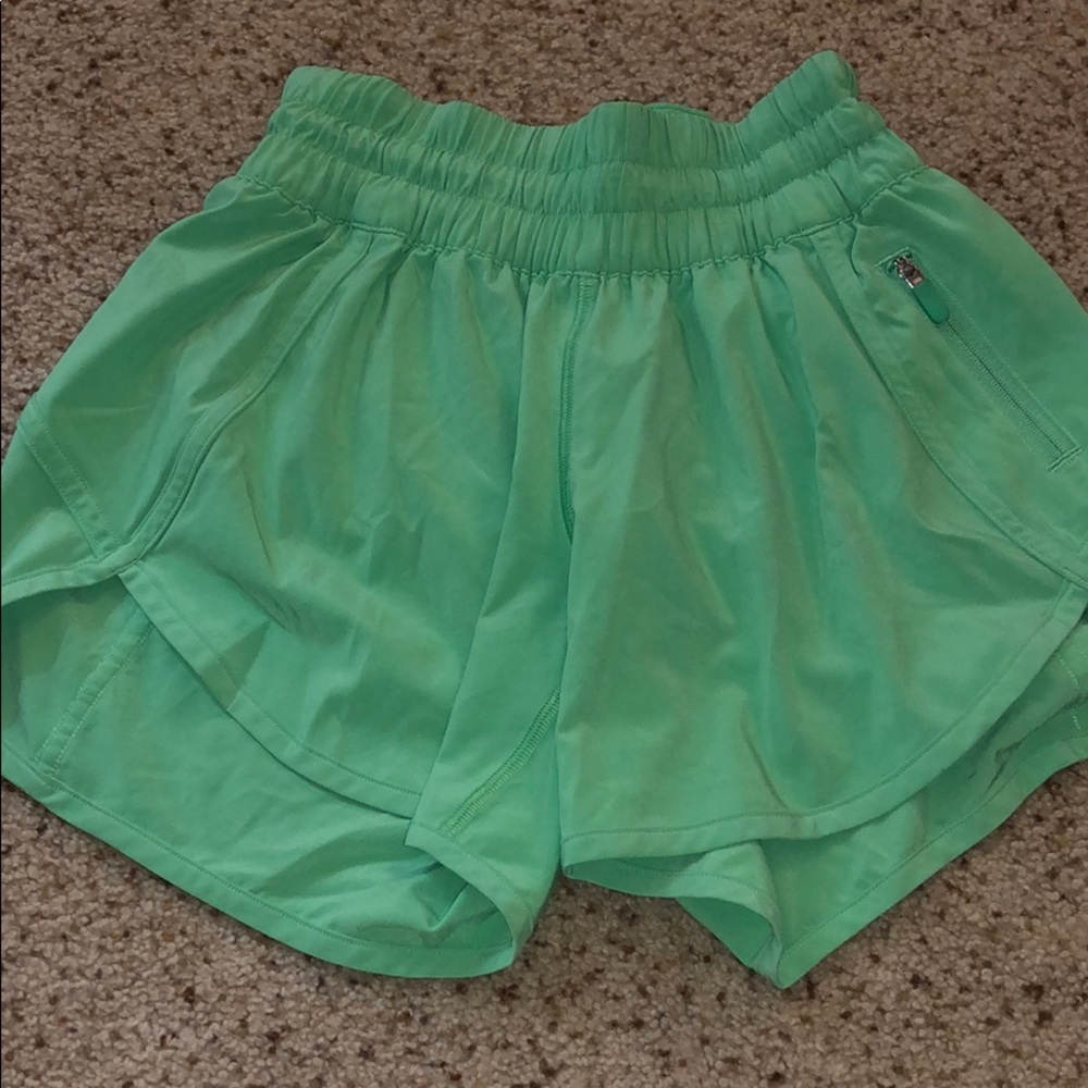 size 2 lululemon hotty hots